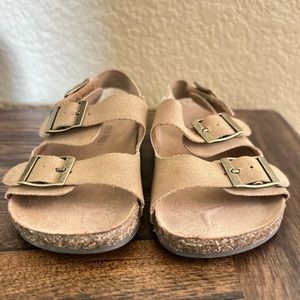 Old navy boy sandals - Size 6 - Color Tan